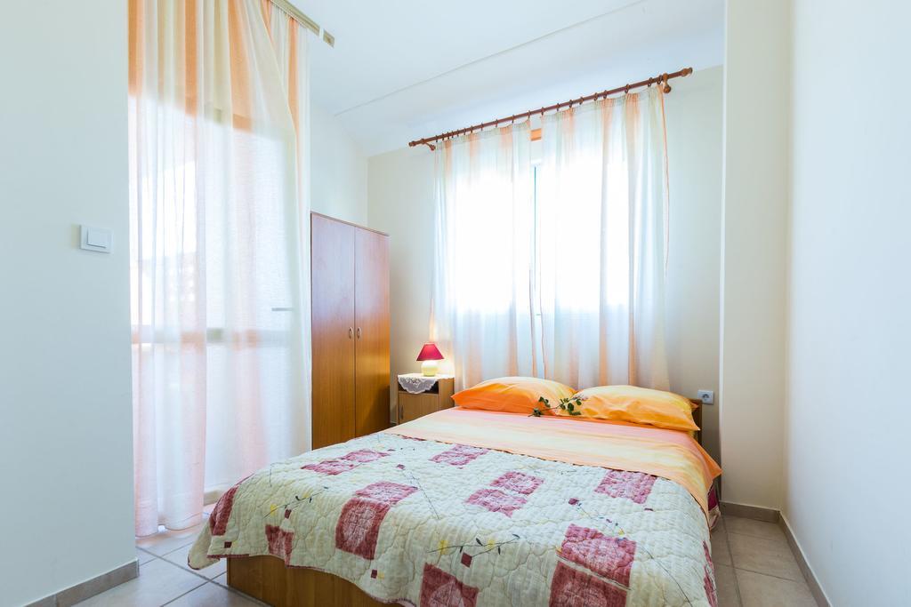 Apartments Angelina Sukosan Luaran gambar